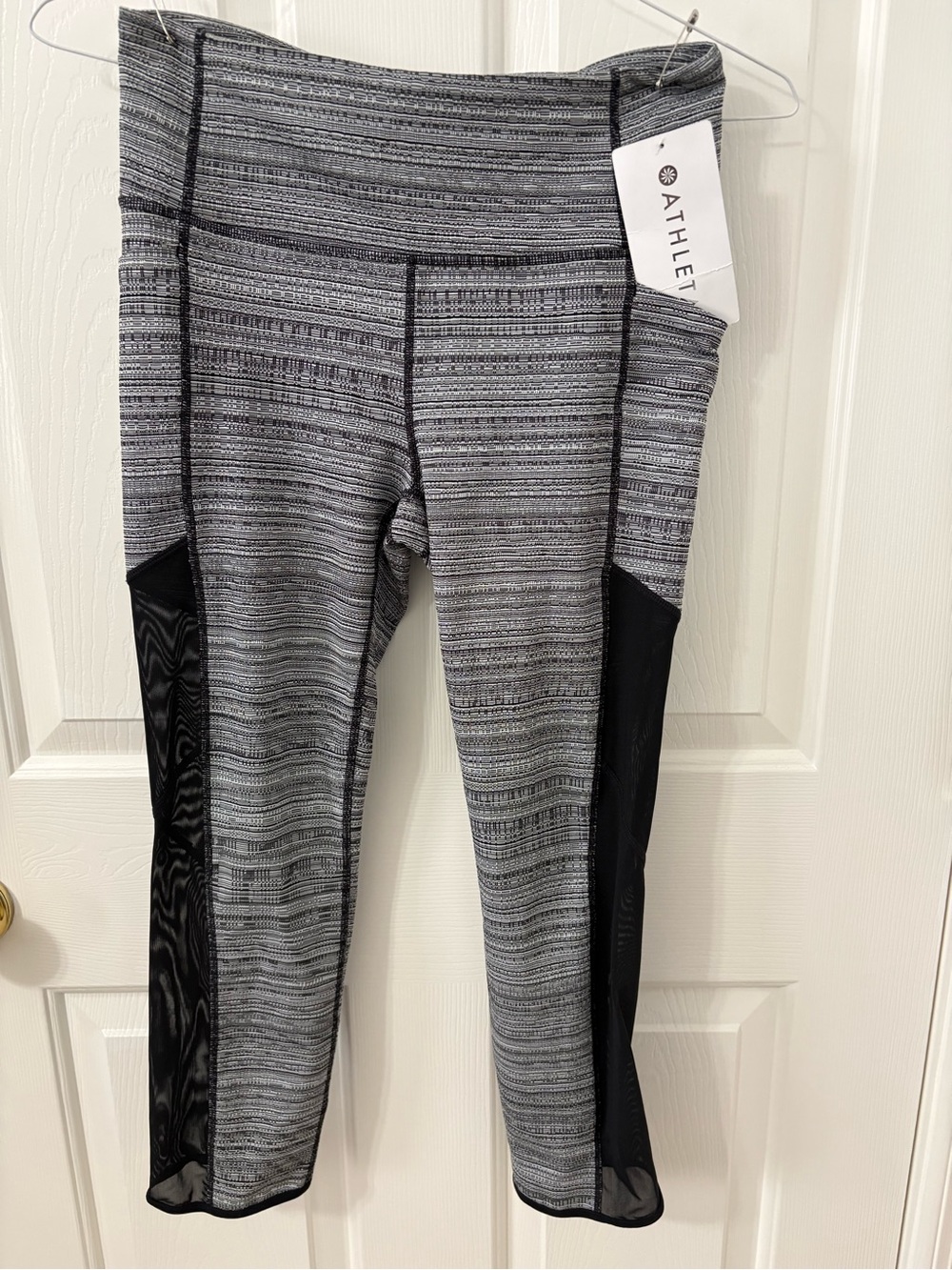 Athleta Jacquard Chaturanga To Town Capri Sz Medium, New with tags